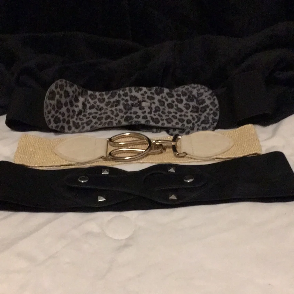 Stretch belts lot of 3 black, cream and animal print vintage